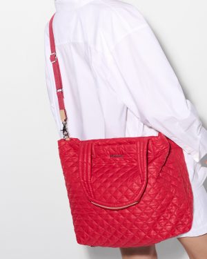 Apple Medium Metro Tote Deluxe