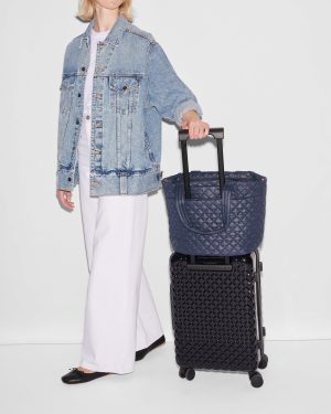 Dawn Medium Metro Tote Deluxe