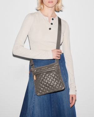 Magnet Metro Flat Crossbody